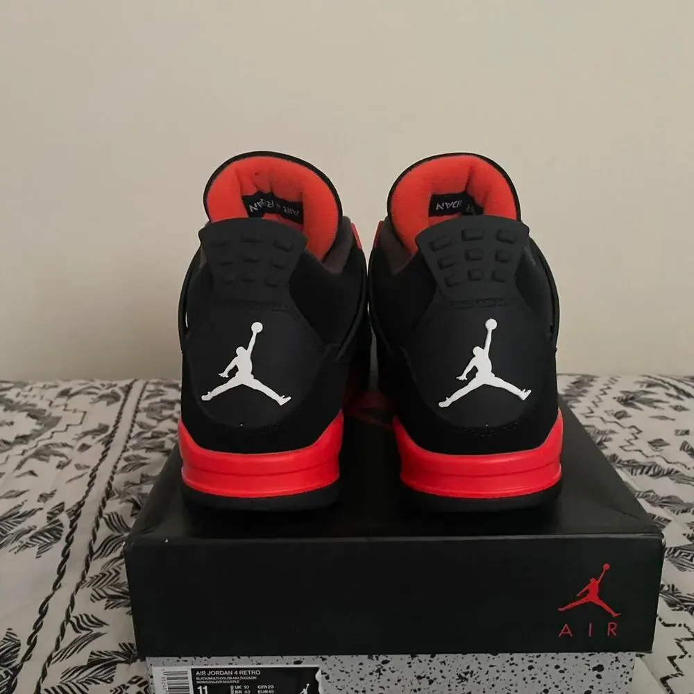 Jordan 4 retro red thunder - size 11 M / 12.5 W US